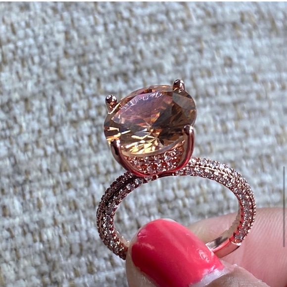 18K Rose Gold Morganite Stunning Ring - Picture 5 of 10